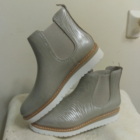 Cougar Jill Malek Rubber Gray Chelsea Rain Boots Size 7 Women's - Picture 2 of 16